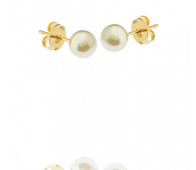 Load image into Gallery viewer, Delicate Pearls Earrings

