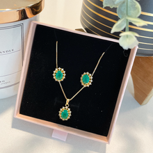 Load image into Gallery viewer, Green Emerald Necklace
